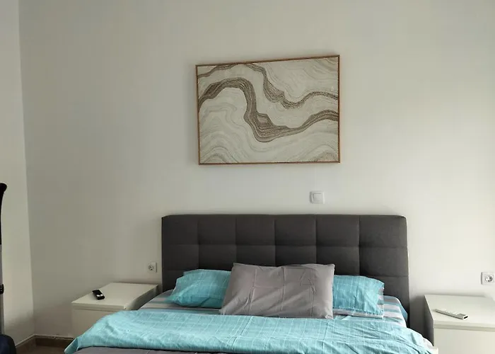 Cozy Central Flat In Pyrgos Near Olympia